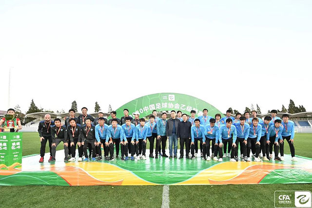 易立：预期庞峥麟是合格的轮换后卫 没想到他这么快成为后场核心